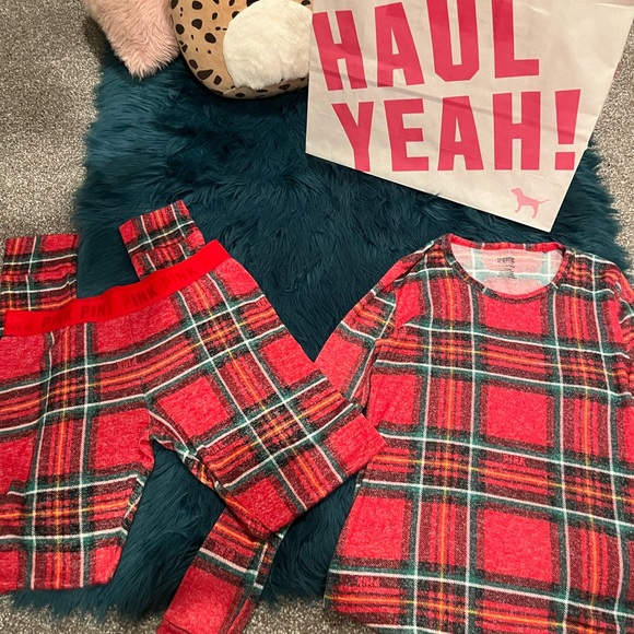 VS pink pajama set! Super soft & comfy size small new with no tags 🏷️ - Picture 1 of 13
